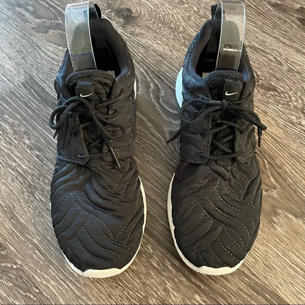 Nike Roshe Run Quilted Sneakers
